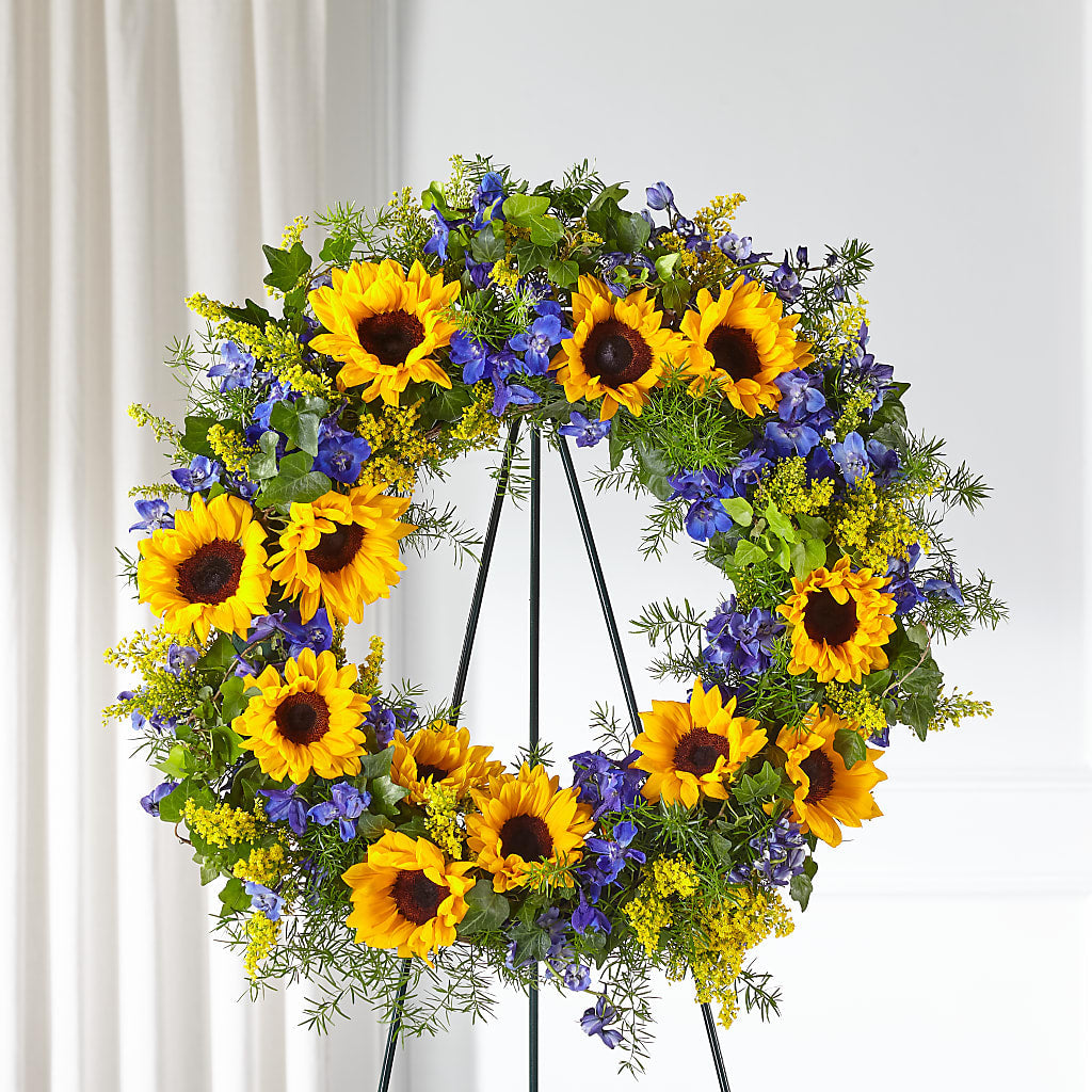 Bright Rays Wreath – Kiss Floral Llc, Claymont DE