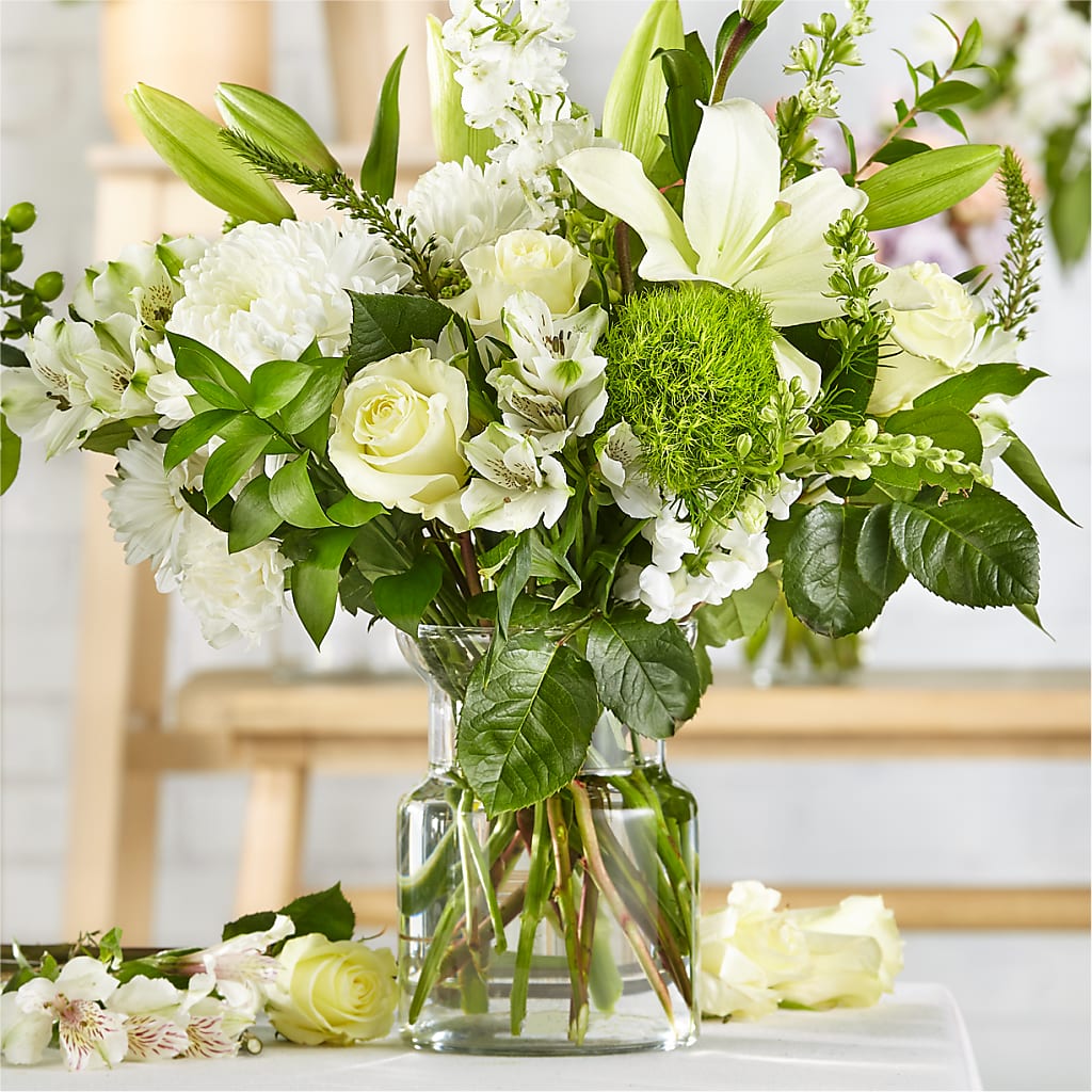 Classic Ivory – A Florist Original – Kiss Floral Llc, Claymont DE