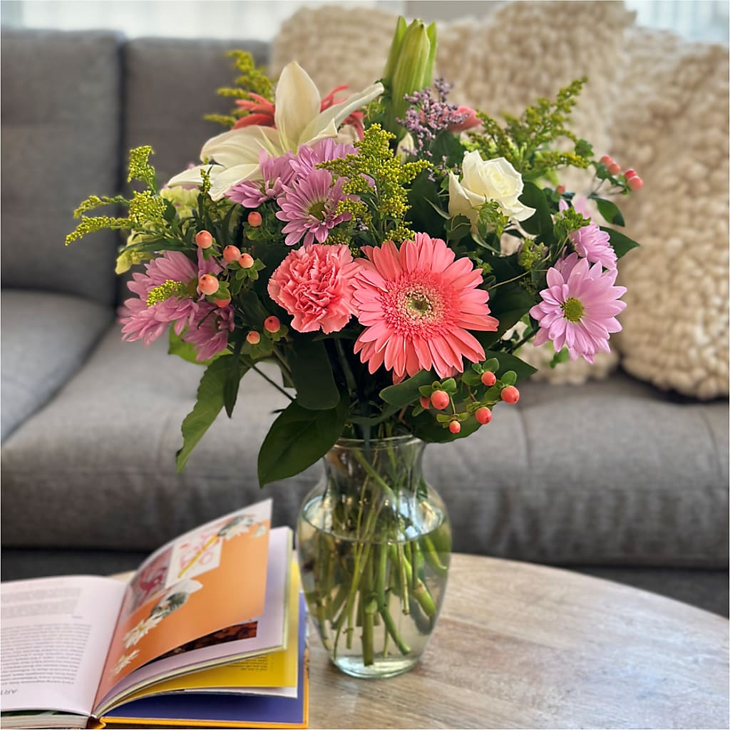 Pastel Tradition - A Florist Original –  Kiss Floral Llc, Claymont DE