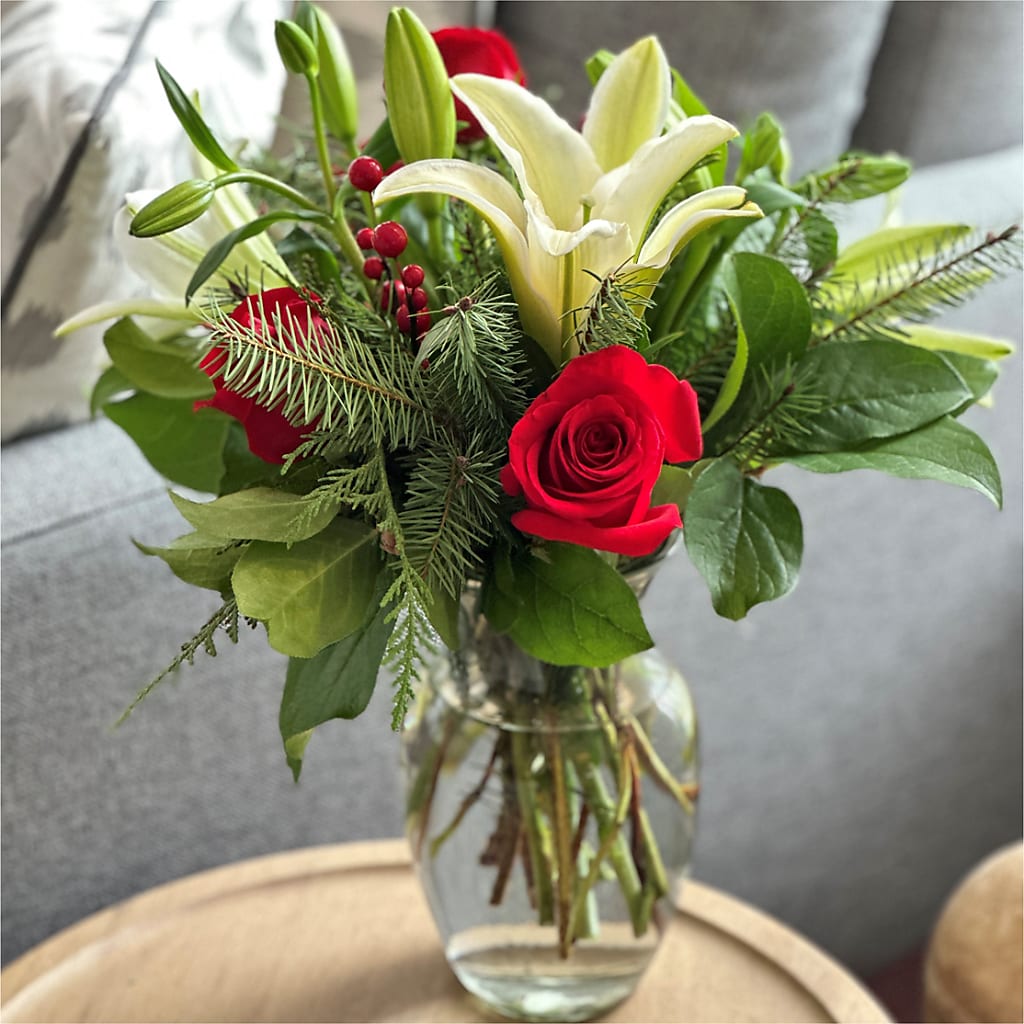 Sparkling Snowflakes Bouquet –  Kiss Floral Llc, Claymont DE