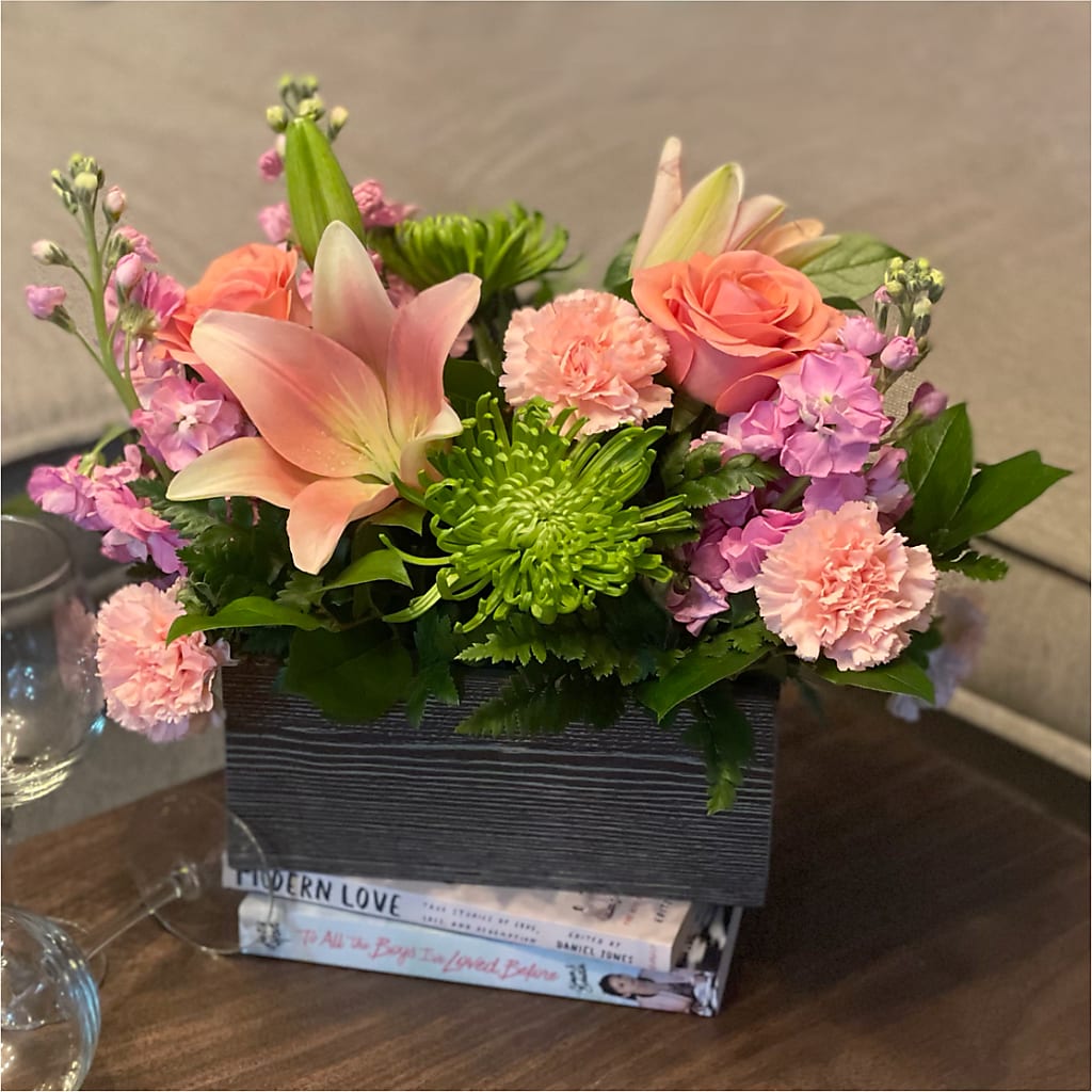 Beautiful Spirit Basket –  Kiss Floral Llc, Claymont DE