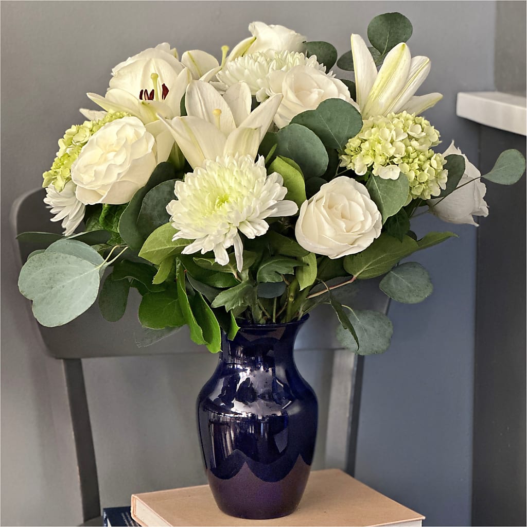 Snowy Dreams Bouquet –  Kiss Floral Llc, Claymont DE