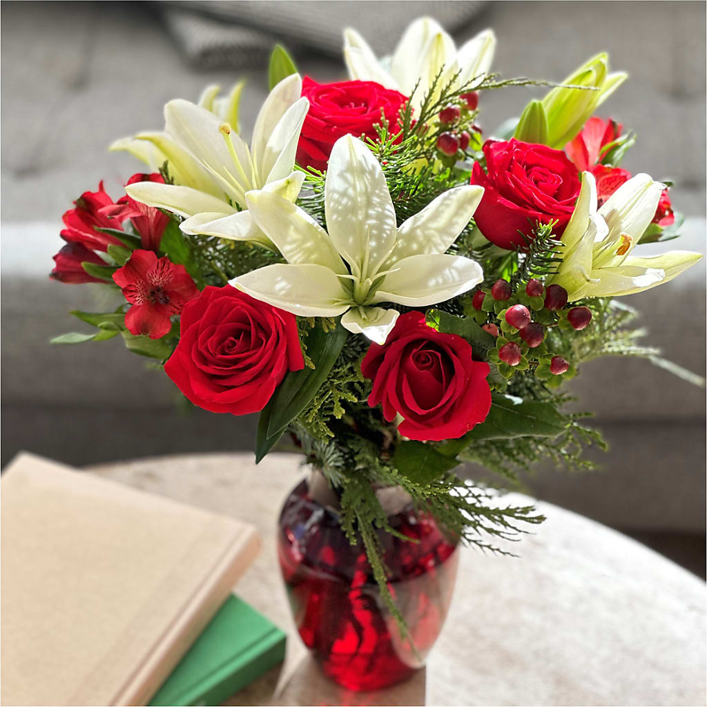 Evergreen Delight Bouquet –  Kiss Floral Llc, Claymont DE