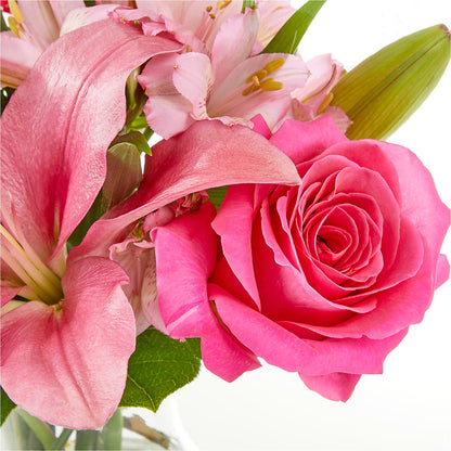 Lots of Love Bouquet –  Kiss Floral Llc, Claymont DE
