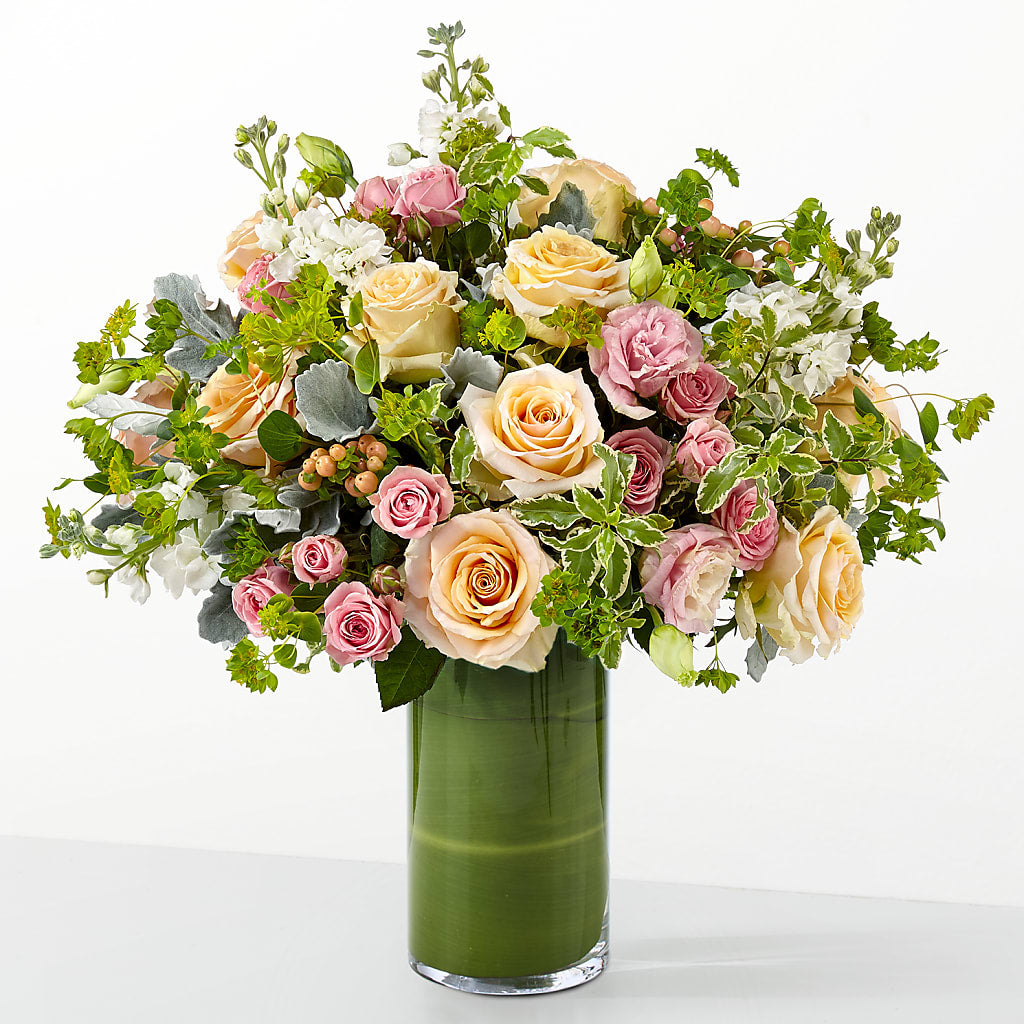 The Glamour Shot –  Kiss Floral Llc, Claymont DE